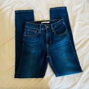 Levi’s 724 High Rise Straight Jeans